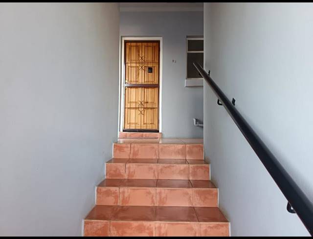 2 BEDROOM APARTMENT FOR SALE IN NORTHCLIFF